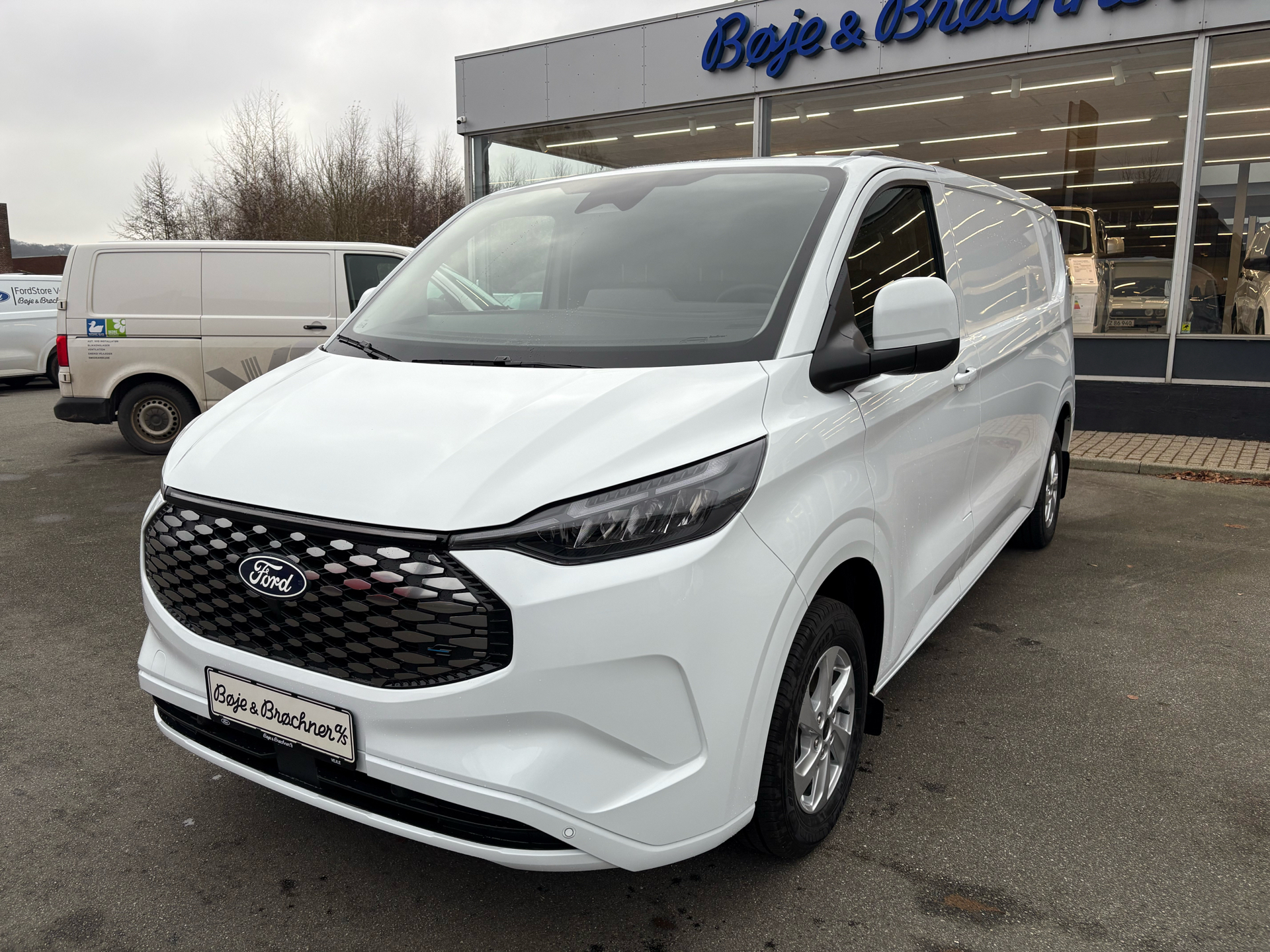 Ford E-Transit Custom 320 L2H1 EL Limited 136HK Van Aut.