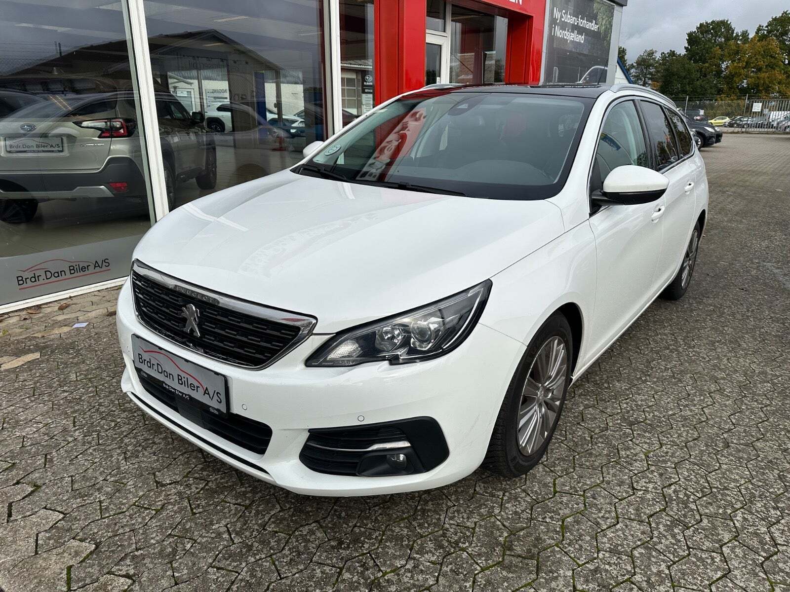 Peugeot 308 1,2 e-THP 130 Allure Sky SW