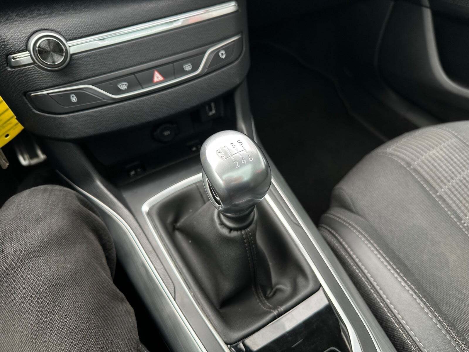 Hvid Peugeot 308 fra 2018