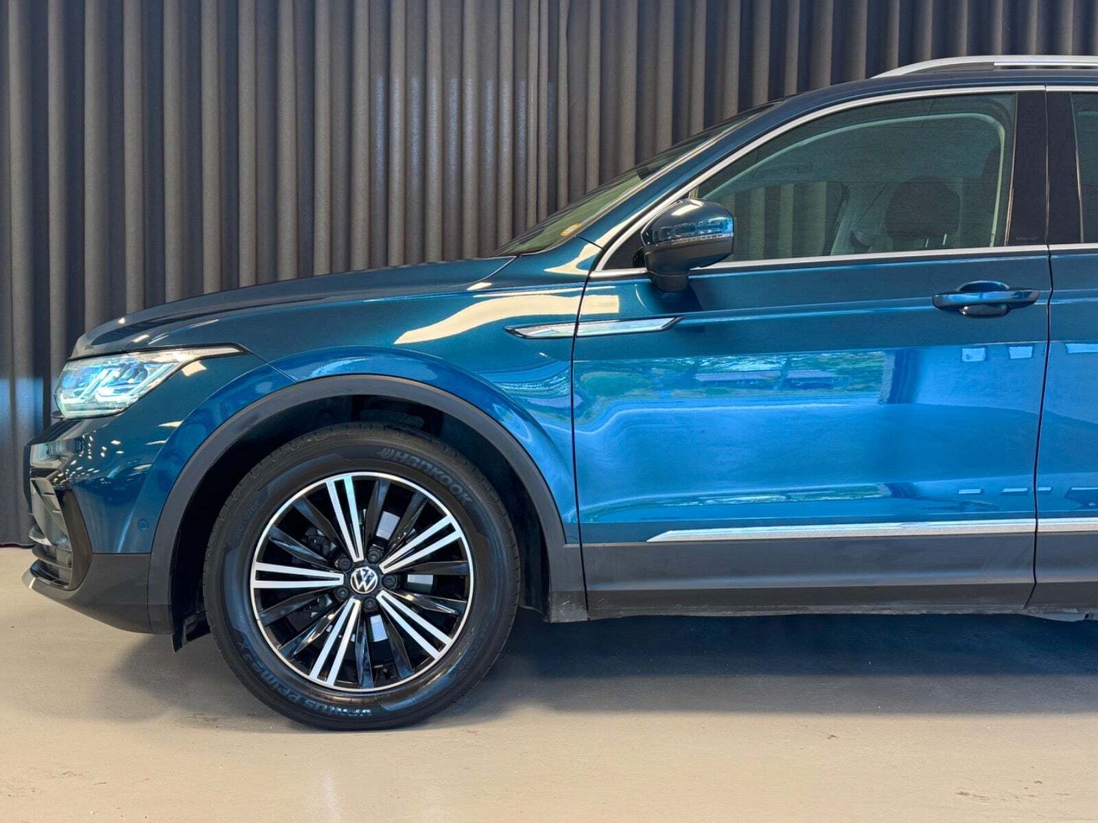 Blå VW Tiguan fra 2021