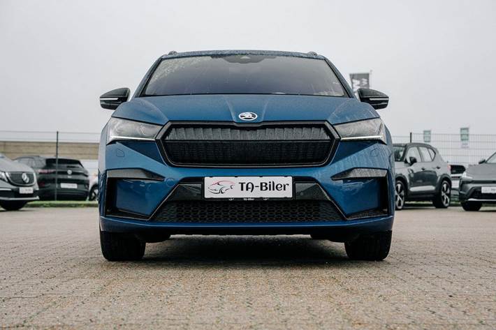 Blå Skoda Enyaq fra 2022