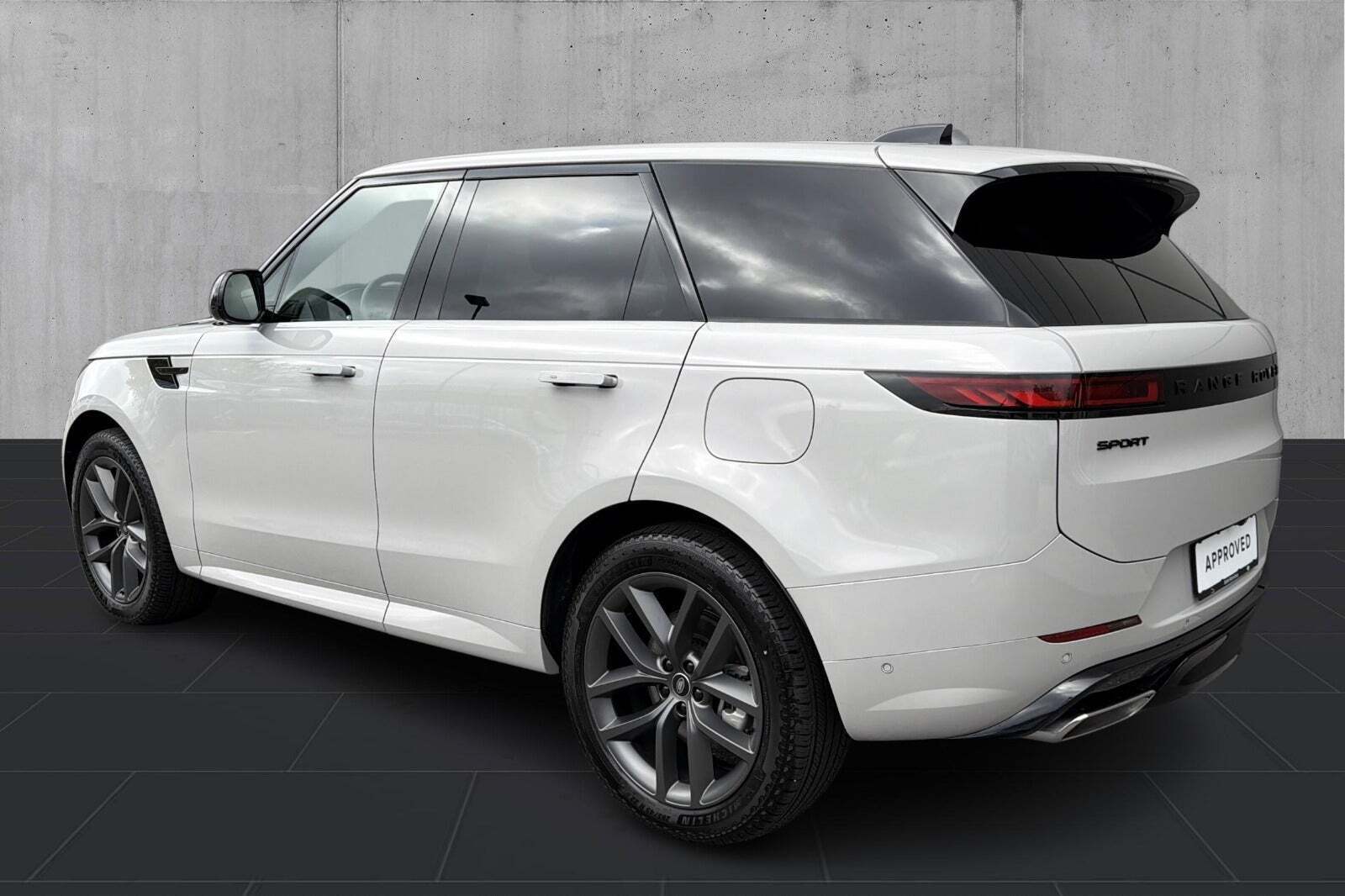 Grå Land Rover Range Rover sport fra 2025