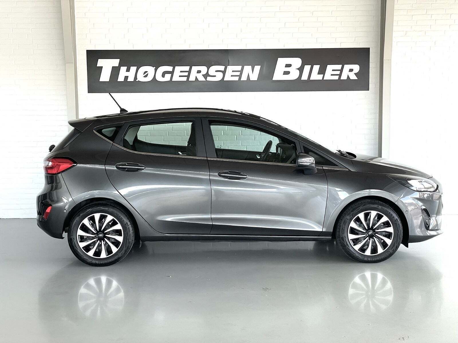 Grå Ford Fiesta fra 2022
