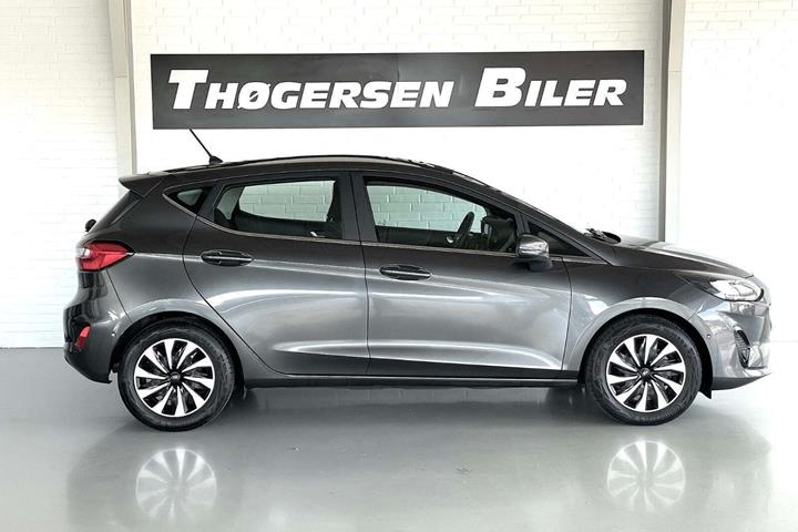 Grå Ford Fiesta fra 2022