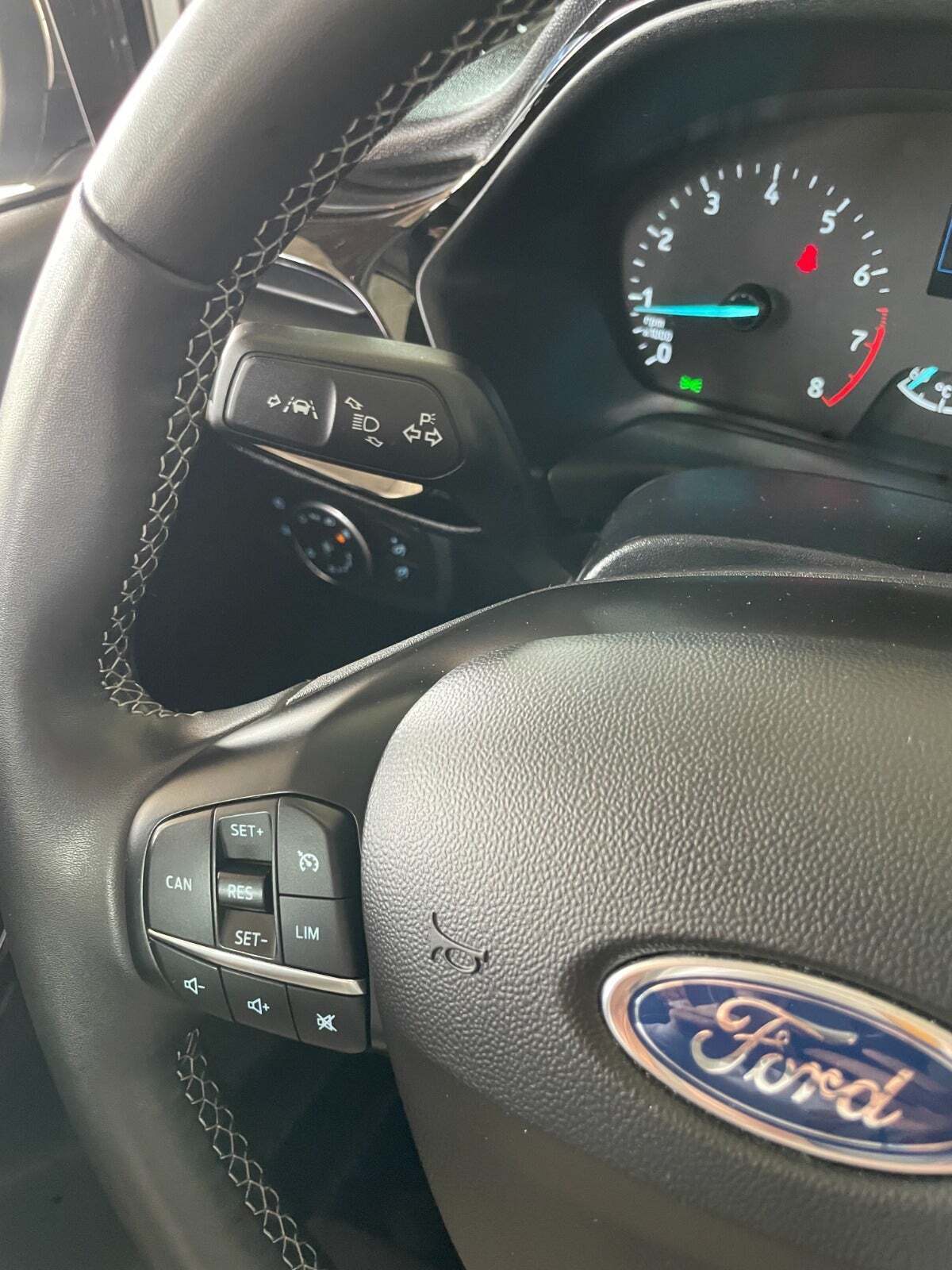 Grå Ford Fiesta fra 2022