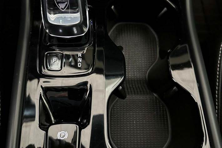 Orange Volvo XC40 fra 2020