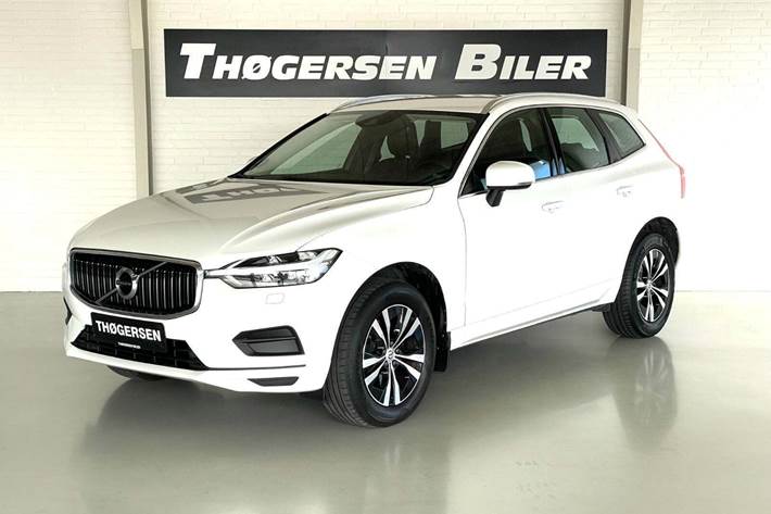 Hvid Volvo XC60 fra 2020 set udefra