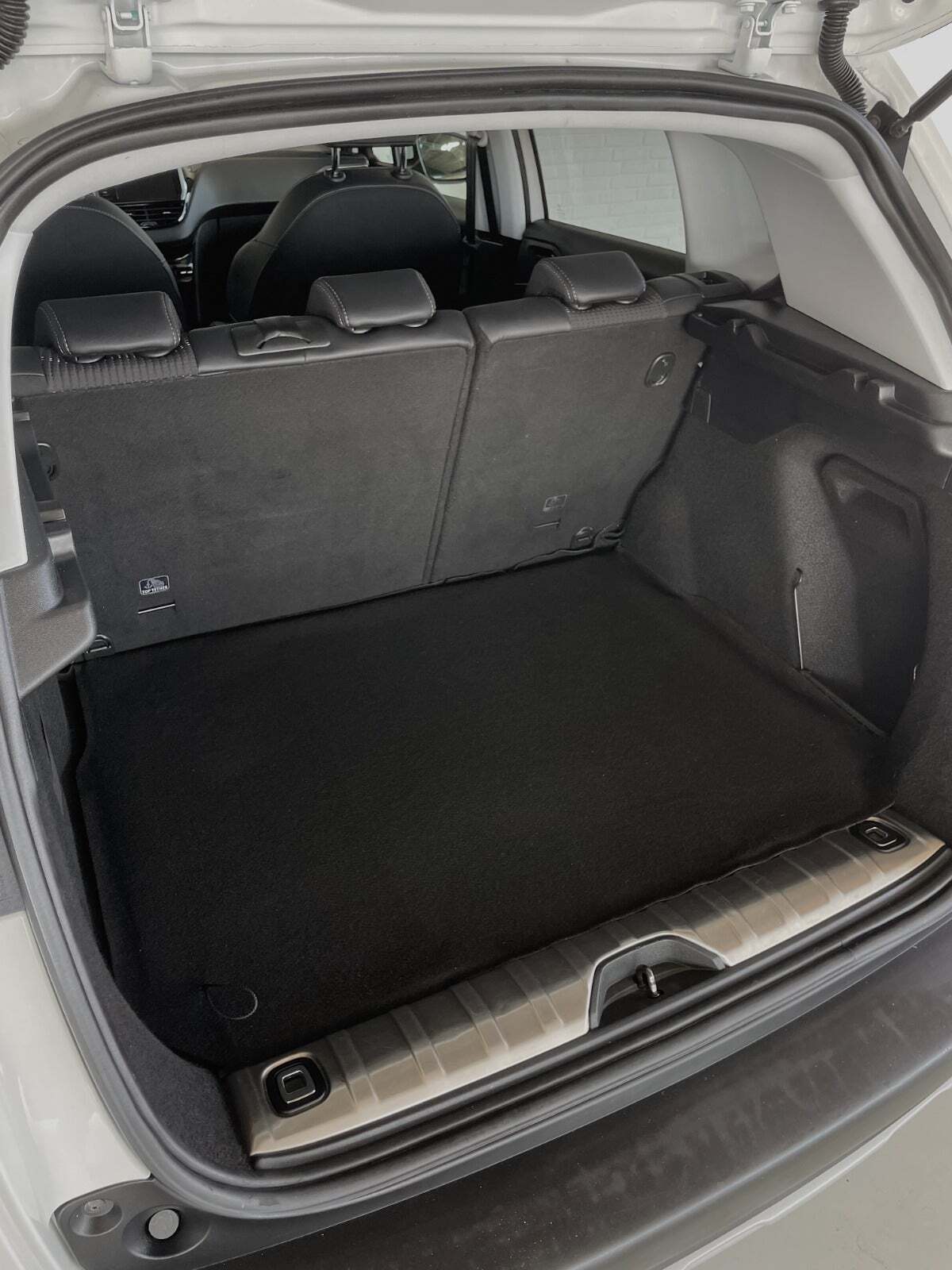 Hvid Peugeot 2008 fra 2018