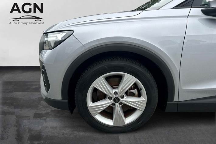 Sølv Audi Q4 e-tron fra 2021