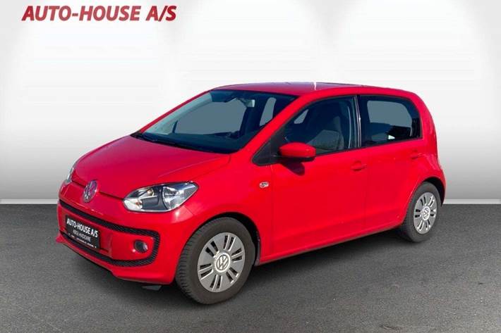 Rød VW UP! fra 2015 set udefra