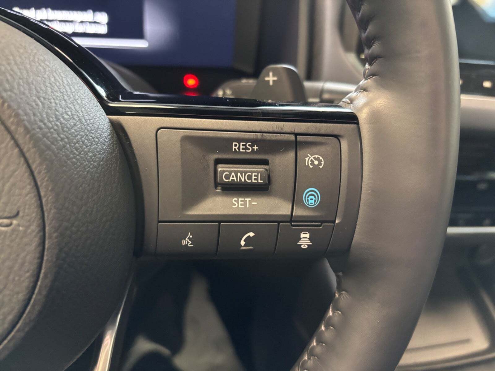 Rød Nissan Qashqai fra 2021