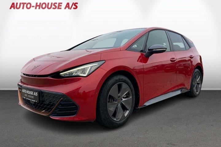 Grå Cupra Born fra 2023 set udefra