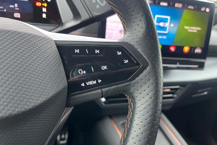Grå Cupra Born fra 2023