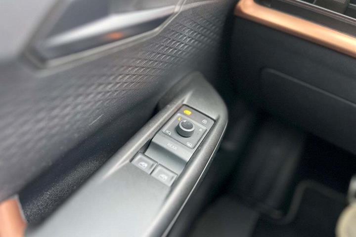 Grå Cupra Born fra 2023