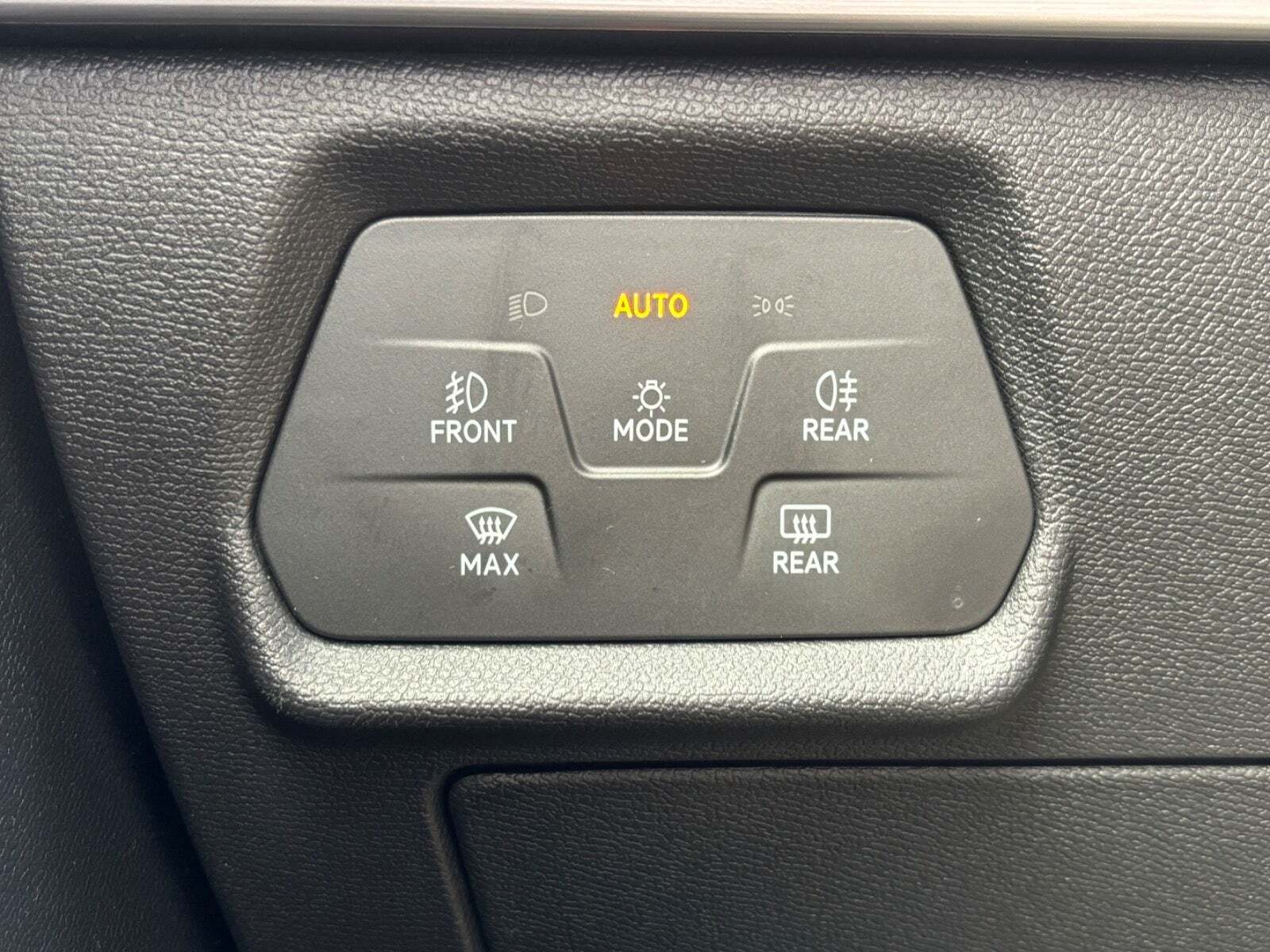 Sort Seat Leon fra 2021