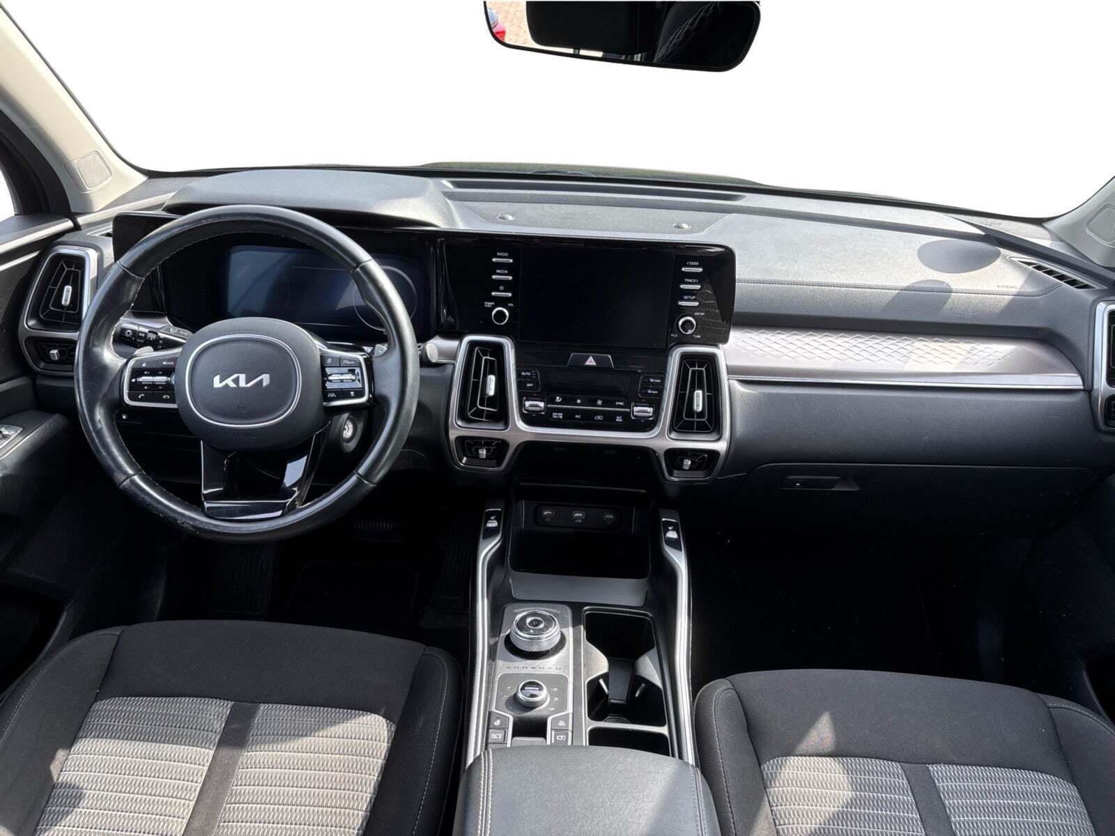 undefined Kia Sorento fra 2022 set indefra