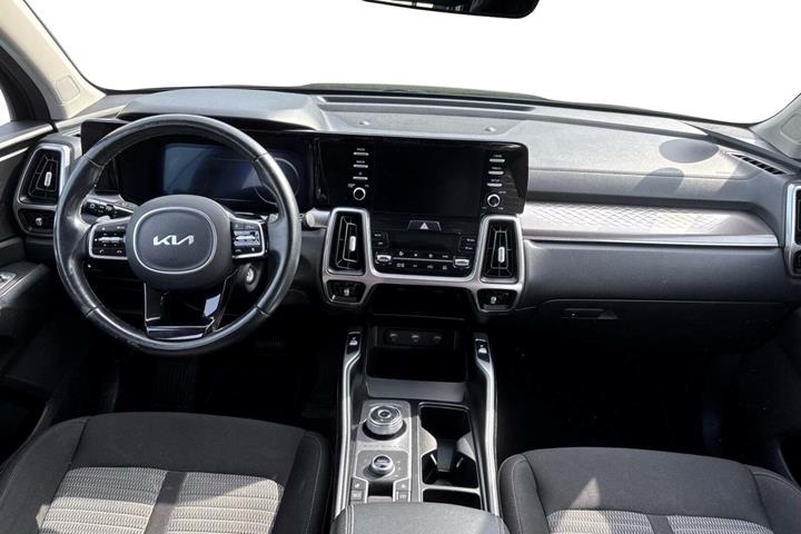 undefined Kia Sorento fra 2022 set indefra