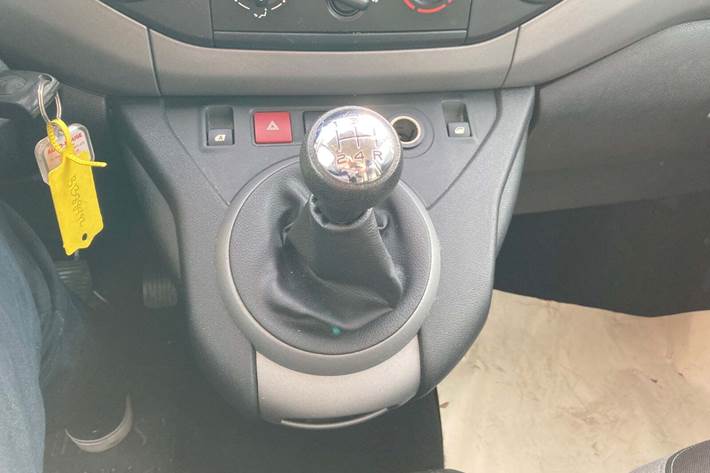 Sort Citroën Berlingo fra 2016