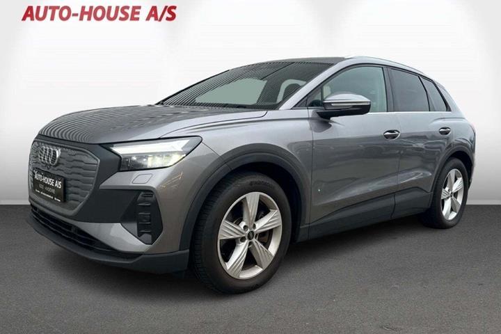Grå Audi Q4 e-tron fra 2022 set udefra
