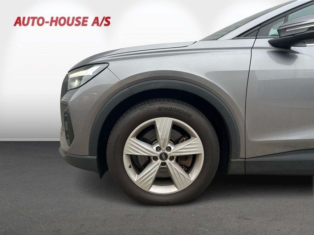 Grå Audi Q4 e-tron fra 2022