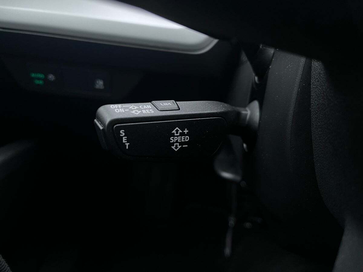 Grå Audi Q4 e-tron fra 2022
