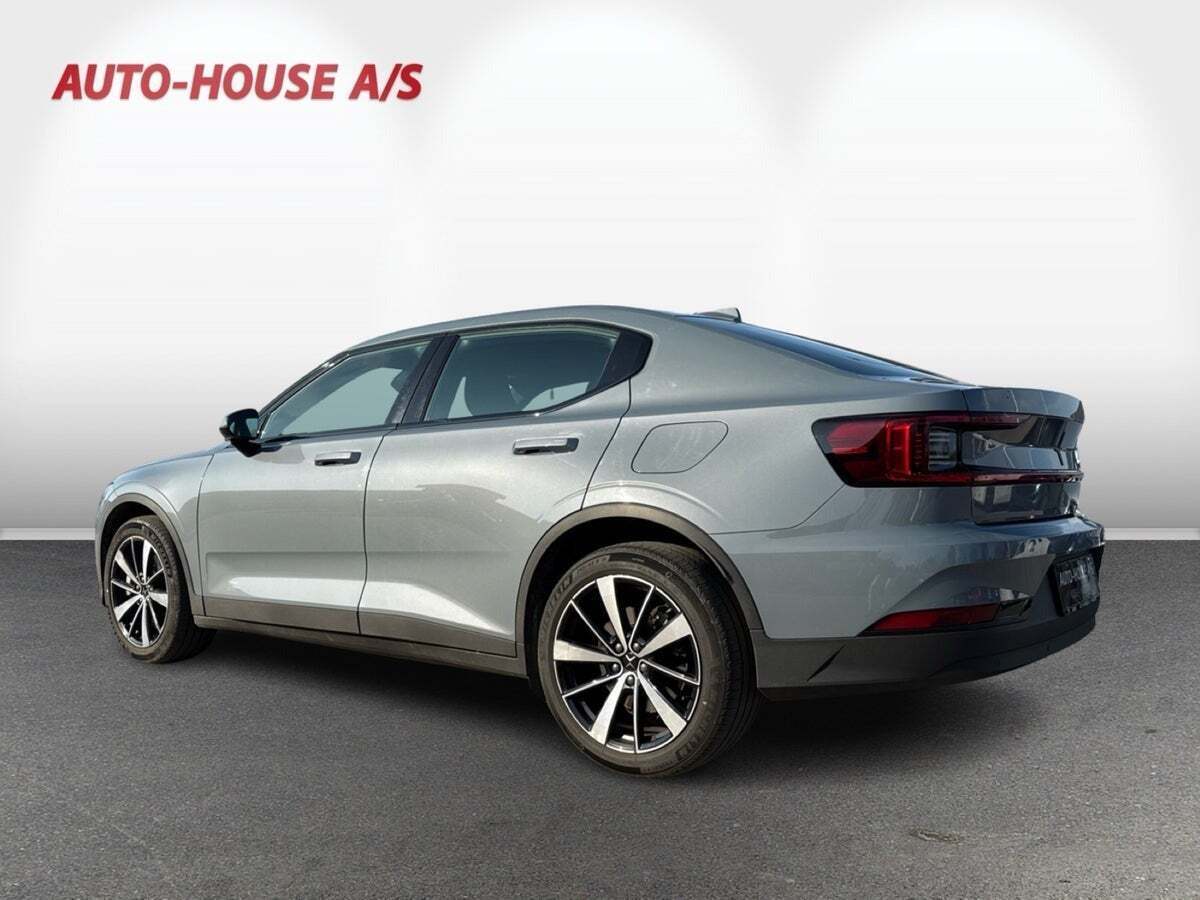 Sort Polestar 2 fra 2022