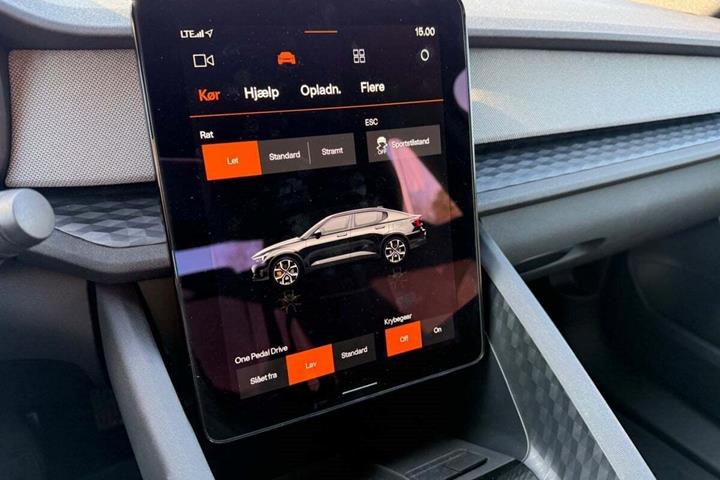 Sort Polestar 2 fra 2022