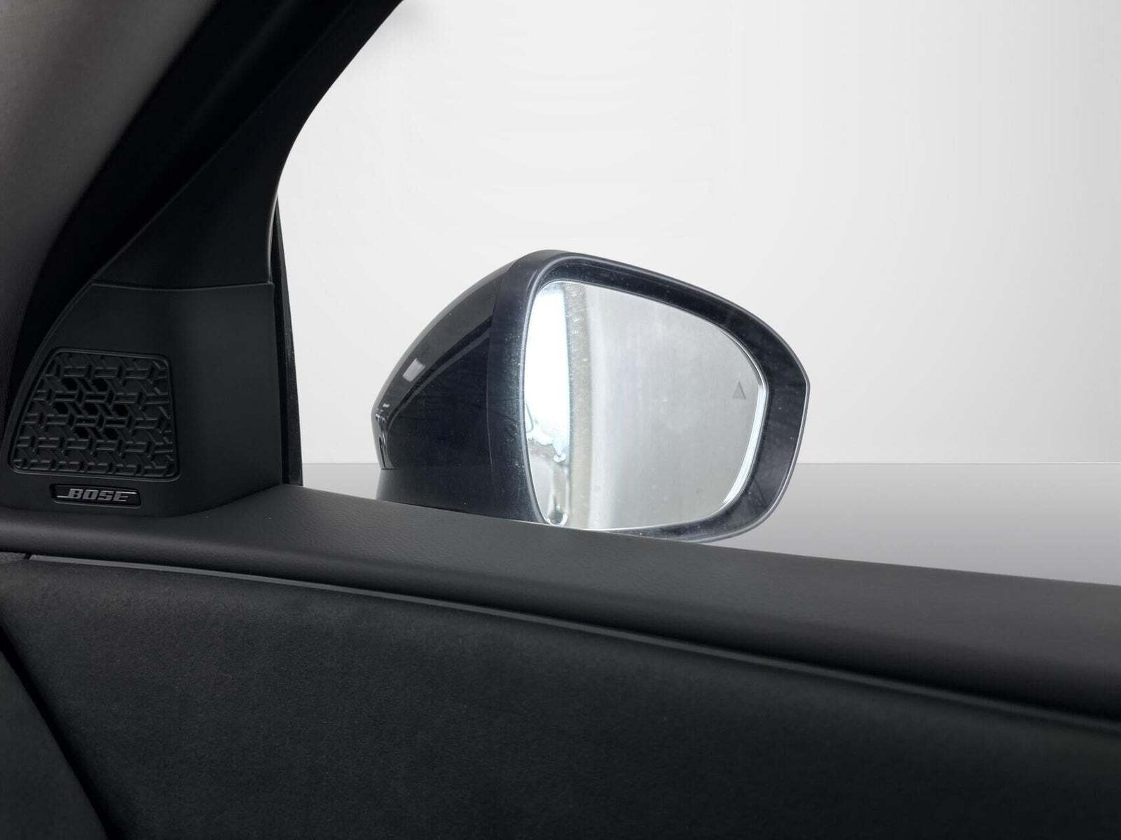 Hvid Nissan Ariya fra 2024