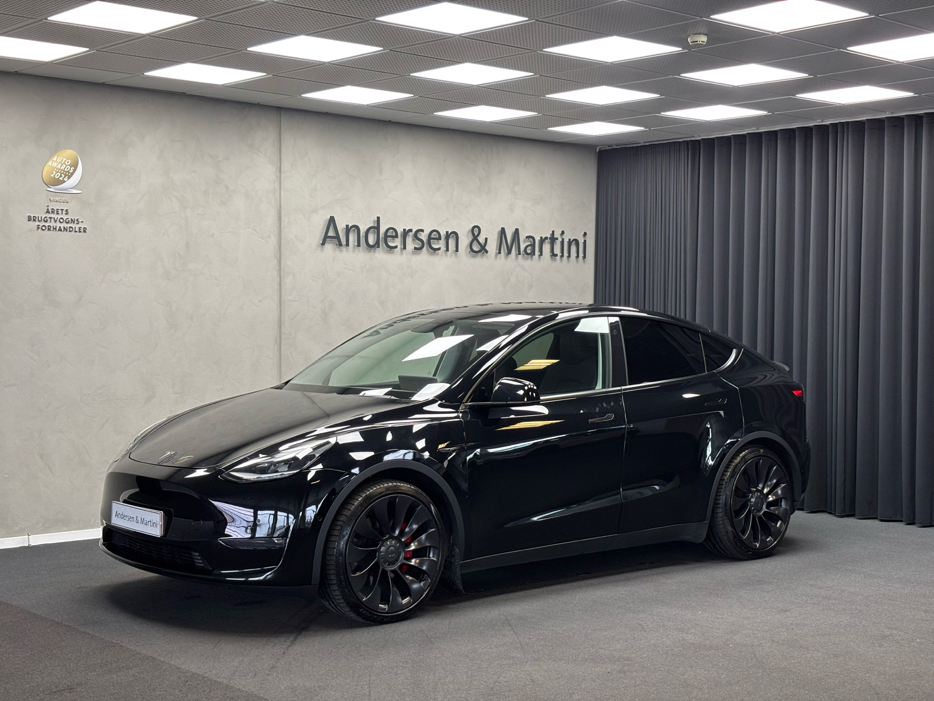 Tesla Model Y EL Performance AWD 534HK 5d Aut.