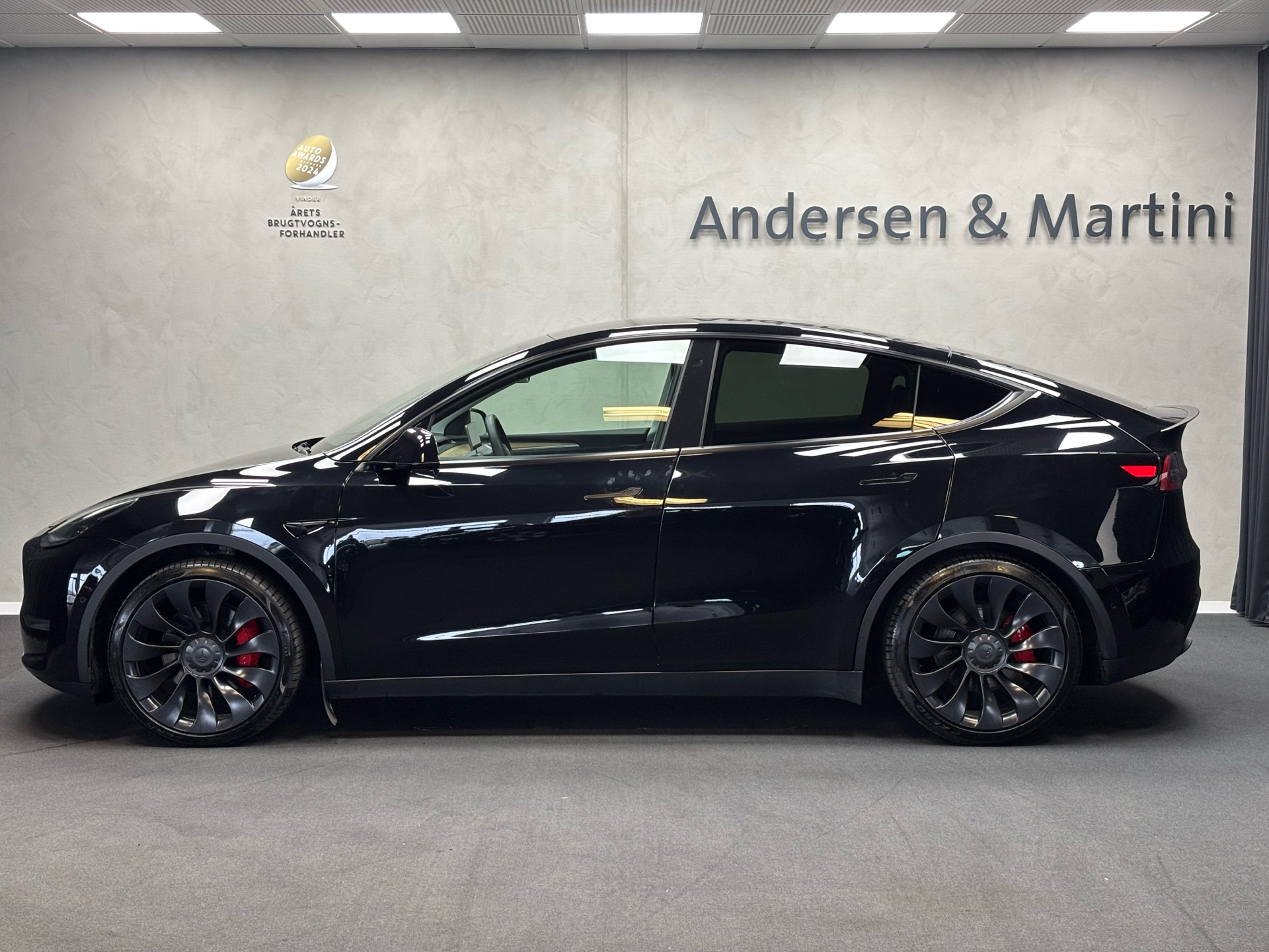 Tesla Model Y EL Performance AWD 534HK 5d Aut.