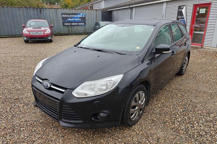 Gul Ford Focus fra 2011 set udefra