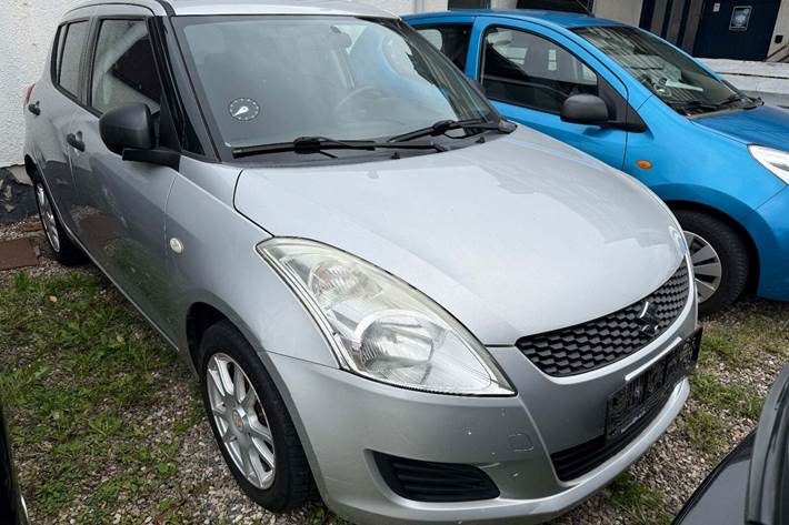 Grå Suzuki Swift fra 2011
