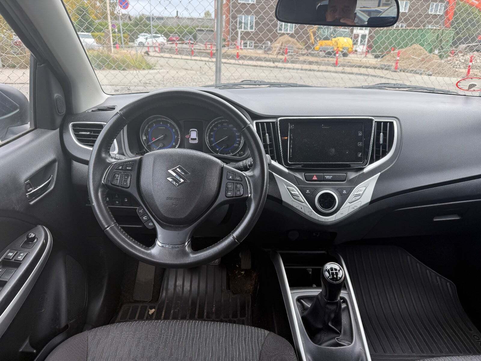 Grå Suzuki Baleno fra 2019