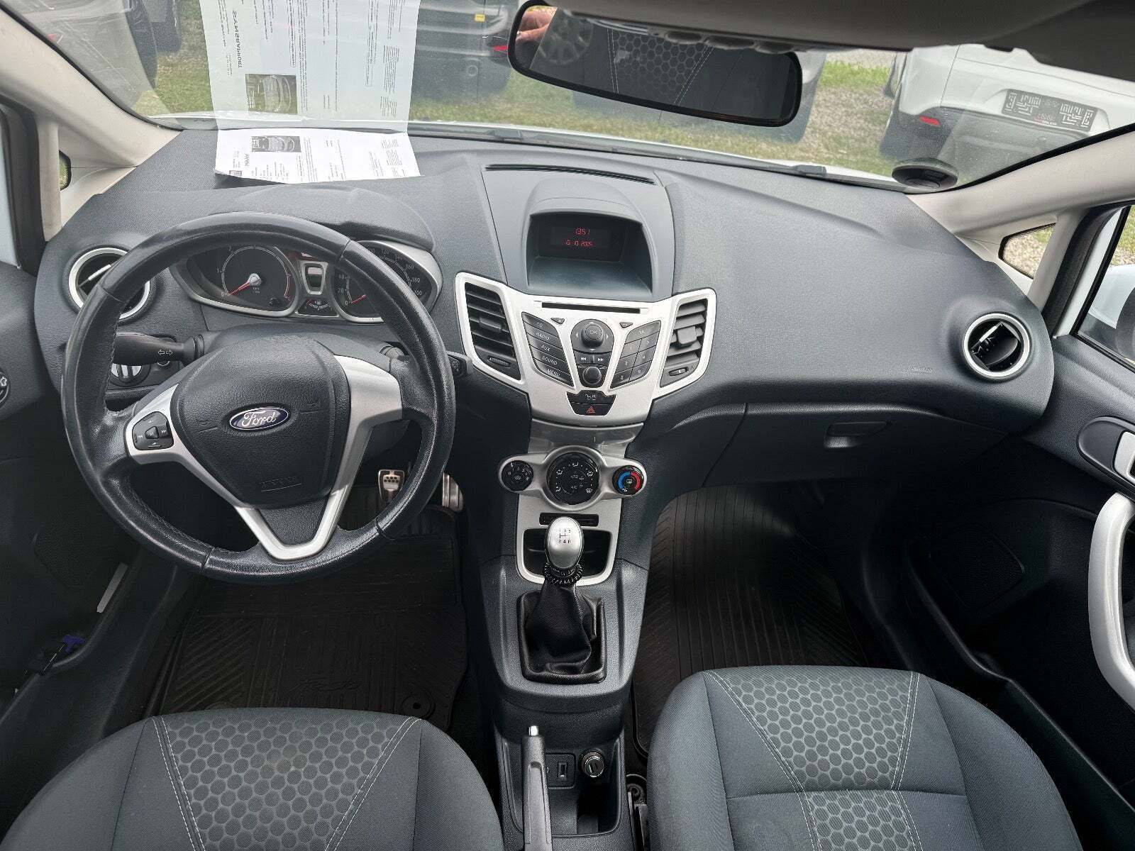 Hvid Ford Fiesta fra 2011