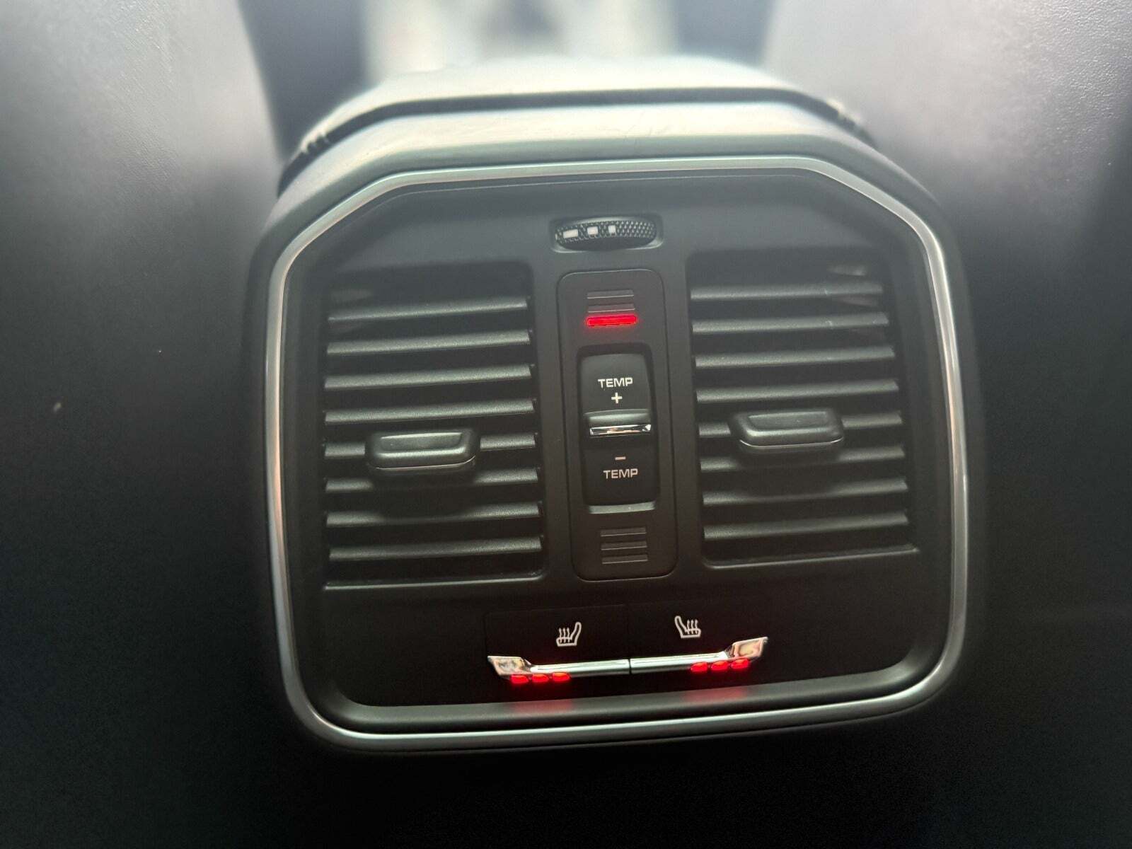 Hvid Porsche Macan GTS fra 2017