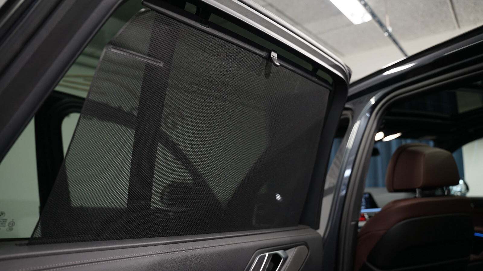 Grå BMW X5 fra 2021