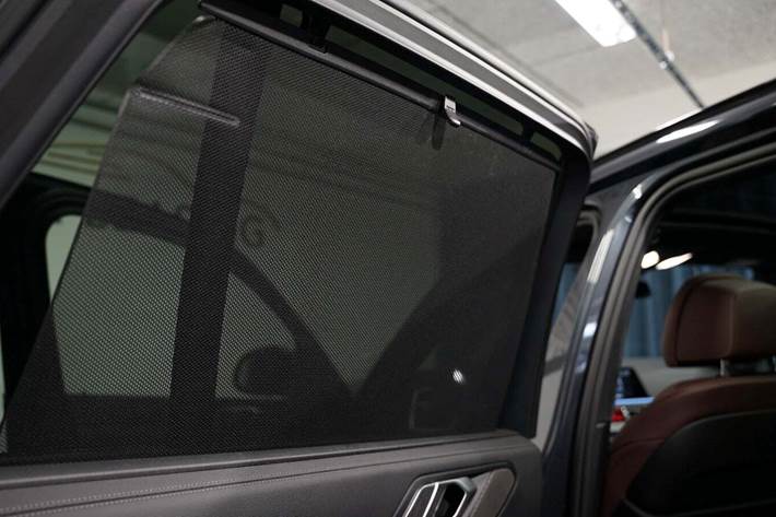 Grå BMW X5 fra 2021