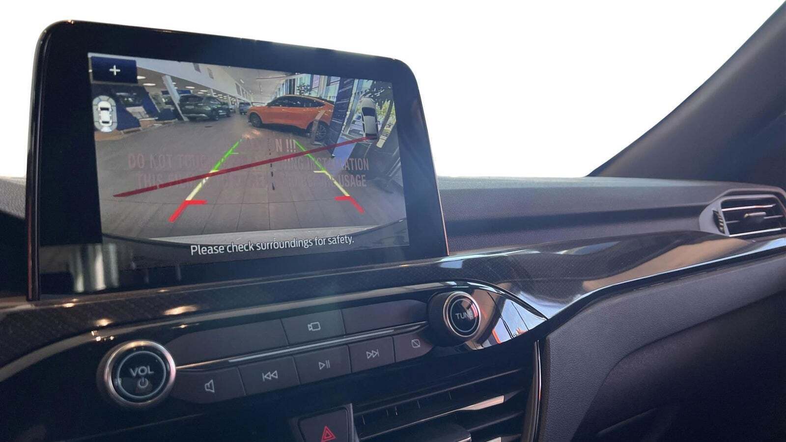 Hvid Ford Kuga fra 2024