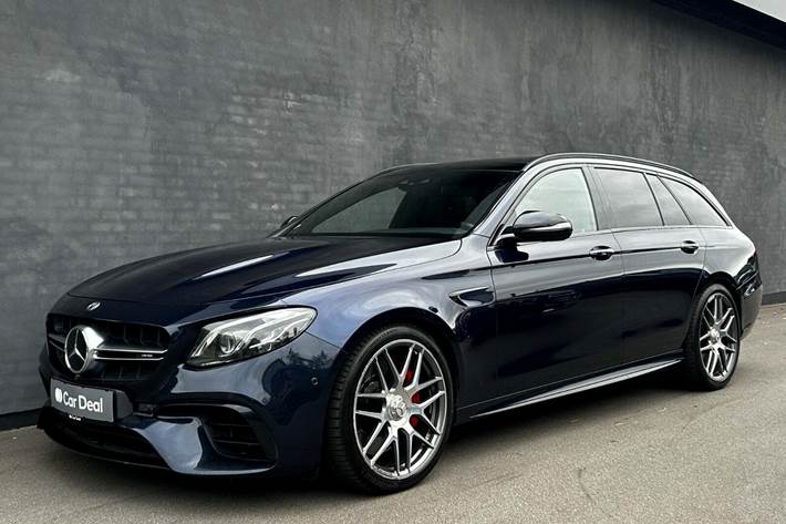 Blå Mercedes E63 fra 2017