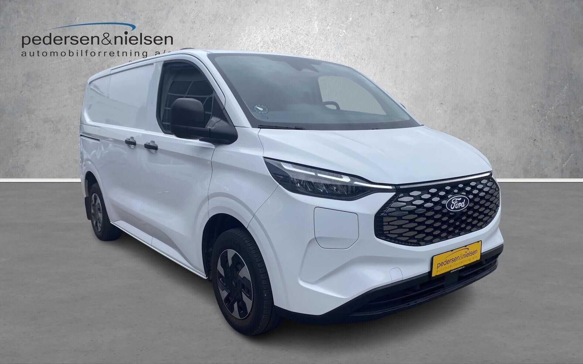 Ford E-Transit Custom 320 L1H1 EL Trend 218HK Van Aut.