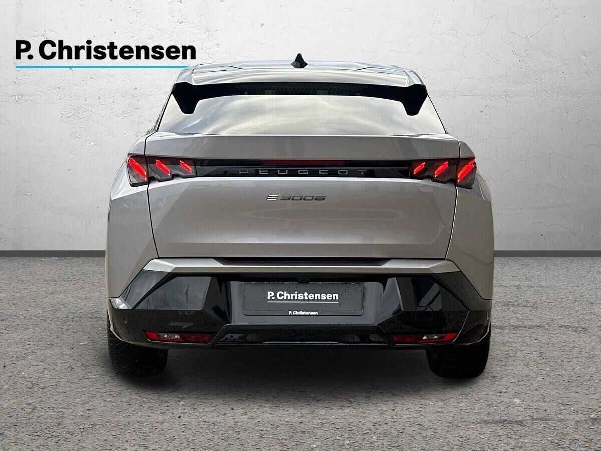 Peugeot e-3008 77 GT Pack