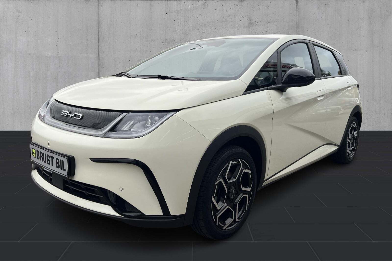 Hvid BYD Dolphin fra 2024