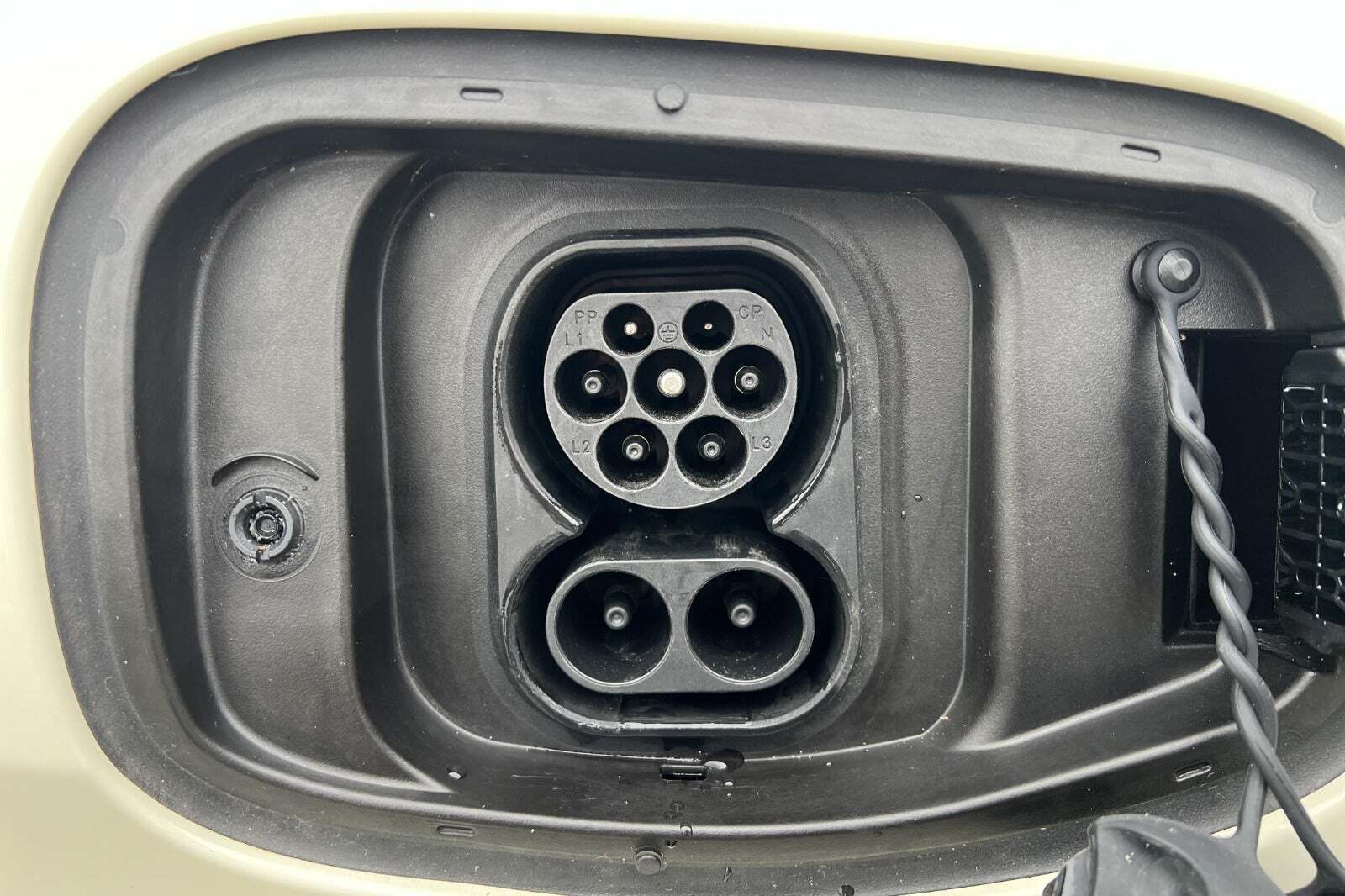 Hvid BYD Dolphin fra 2024