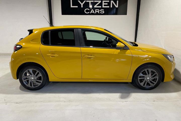 Gul Peugeot 208 fra 2020