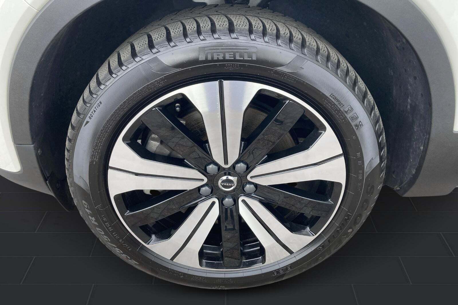 undefined Volvo XC40 fra 2024