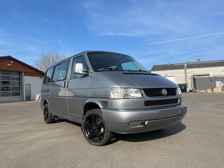 VW Caravelle 2,5 AUT.