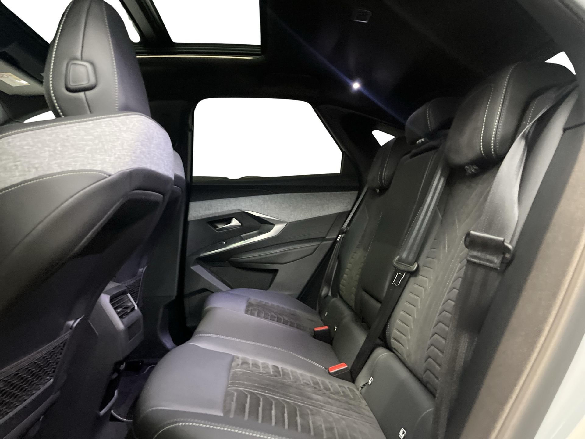 undefined Peugeot e-3008 fra 2024