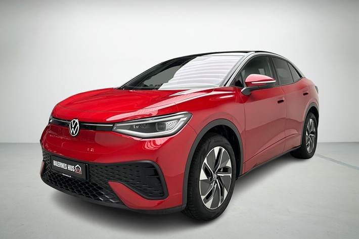 Rød VW ID.5 fra 2025 set udefra
