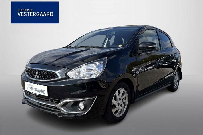 Sort Mitsubishi Space Star fra 2019 set udefra