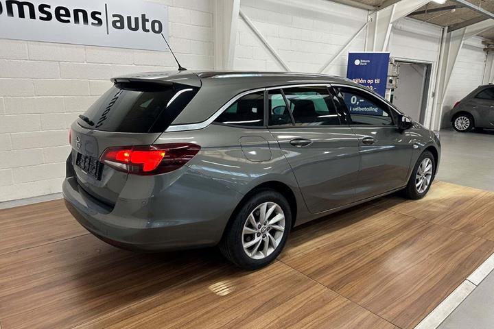 Grå Opel Astra fra 2020